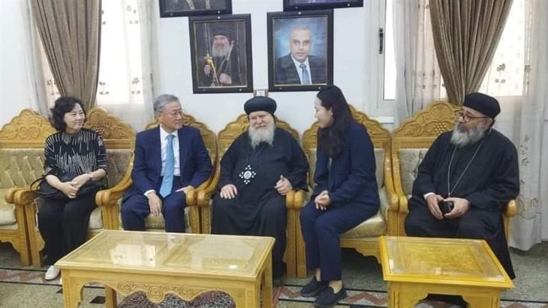 مطران سوهاج، فيتو