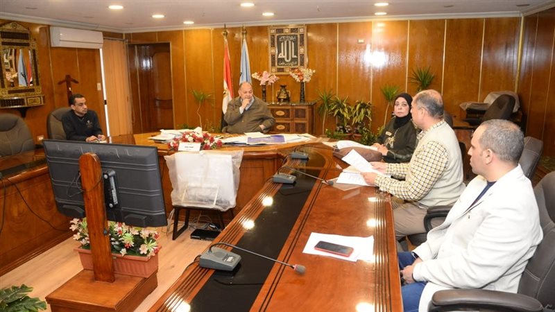 اجتماع محافظ أسيوط،