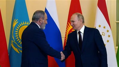 رئيس الوزراء الأرميني يصل إلى روسيا للمرة الأولى بعد أزمة توتر العلاقات 