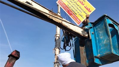انطلاق حملة لمراجعة الإعلانات بالشوارع وإزالة المخالفة منها بمركزي أسيوط وديروط