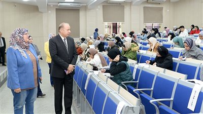 رئيس جامعة المنصورة يتفقد امتحانات الفصل الدراسي الأول 
