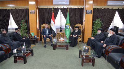 أسقف بورسعيد يقدم التهنئة لمحافظ الإسماعيلية بمناسبة عيد الميلاد المجيد (صور)