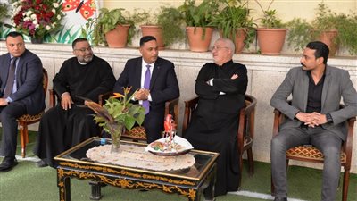 شجر الكريسماس، شاهد أبرز مظاهر الاحتفال بعيد الميلاد المجيد أمام كنيسة المسيح الملك بالمنصورة