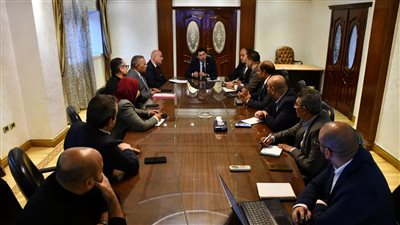 وزير الرياضة يبحث الاستعدادات النهائية لماراثون زايد الخيري (صور)