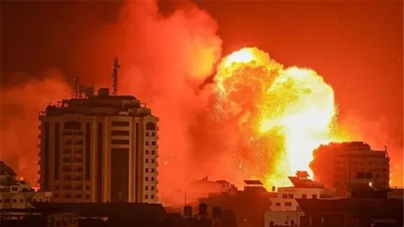 انفجارات عنيفة في