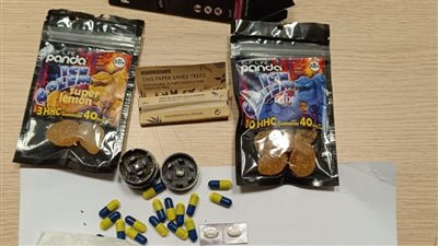 المخدرات والأسلحة البيضاء الأكثر تهريبا في مطار القاهرة خلال الأيام الماضية