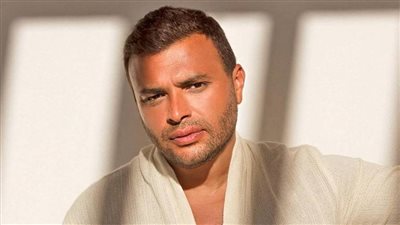 نجوم الفن يقدمون واجب العزاء فى والدة زوجة رامي صبري