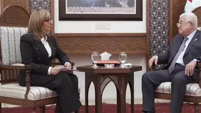 الرئيس الفلسطيني محمود عباس يجري أول حوار منذ العدوان على غزة مع لميس الحديدي