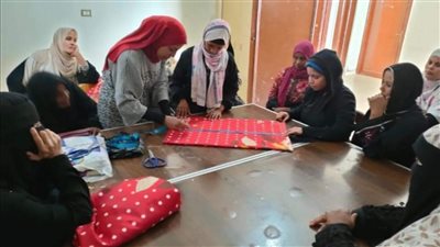 دورة تدريبية في مجال الخياطة بمركز شباب الزناقطة بالأقصر 