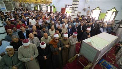 6 نعوش في انتظار جثامين أسرة لقيت حتفها بسبب الغاز بالشرقية (صور)