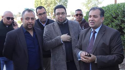 رئيس جامعة جنوب الوادي يجرى جولة تفقدية بالمستشفيات (صور)