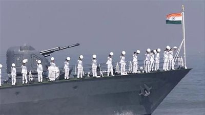 البحرية الهندية تنشر 3 مدمرات مزودة بصواريخ موجهة في بحر العرب