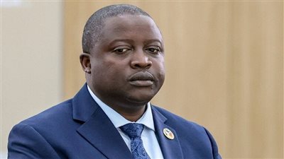 استقالة وزير خارجية دولة إفريقية بعد تورطه في صفقات تجارية مع رجل أعمال صيني