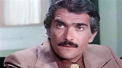 يوسف فخر الدين، الوسيم الذي هجر مصر حزنا على زوجته، يونانية تنتشله من الضياع، وهذا سر كراهية شقيقته له