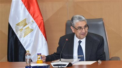 الكهرباء تستهدف الوصول إلى 100 جيجاوات من الطاقات الجديدة 