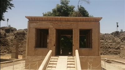 مدير معابد الكرنك يكشف القيمة التاريخية لمقصورة الملك سنوسرت الأول