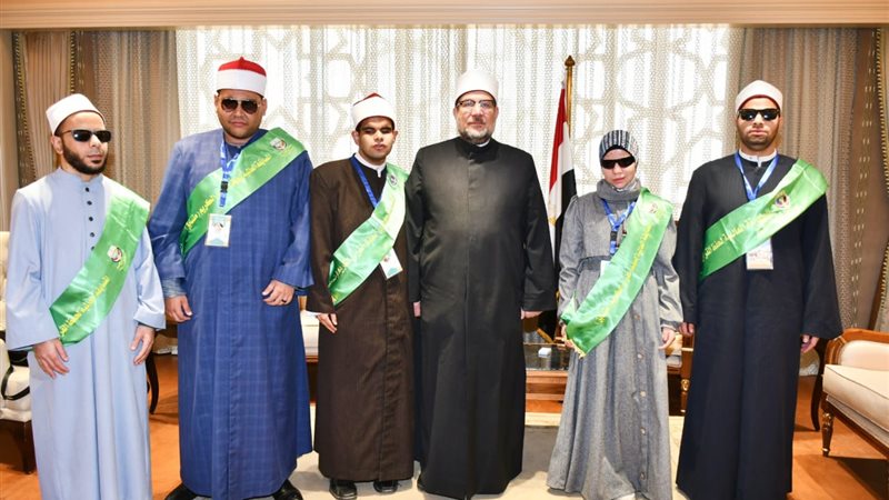 وزير الأوقاف مع الفائزين،فيتو