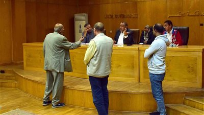 محافظ الأقصر يوجه ببحث وحل شكاوى المواطنين