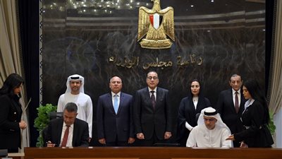  النقل تنشر مراسم توقيع المحطة متعددة الأغراض سفاجا 2 (فيديو)