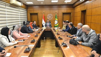 محافظ الدقهلية يعقد اجتماعًا لمتابعة تقدم أعمال توصيل المرافق إلى مشروع مساكن الجلاء