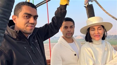 فوق السحاب، غرام في البالون الطائر بالأقصر لسائحين من المكسيك (صور)