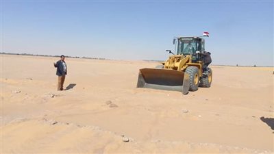 إزالة تعديات على 350 فدان أملاك الدولة بواحة باريس في الوادي الجديد 