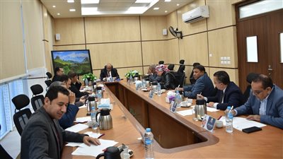 جامعة الأقصر تناقش مقترح لقاء شهري مع الطلاب لمناقشة قضايا التعليم