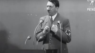 شرطة الأرجنتين تصادر عددا كبيرا من الأسلحة النازية وتذكارات من عهد هتلر (صور)