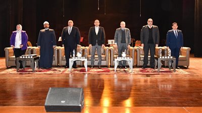 رئيس جامعة حلوان يؤكد ضرورة العمل بجدية من أجل مصر