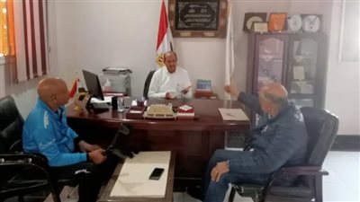 مدير شباب ورياضة الأقصر يناقش إنشاء صالات ألعاب بنادي الإرادة والتحدي
