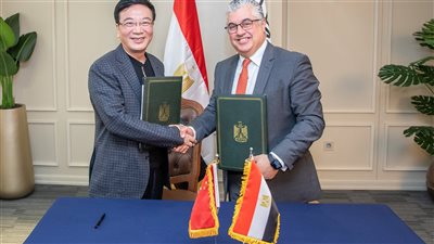 اقتصادية قناة السويس توقع عقد مشروع شركة هينيواى الصينية