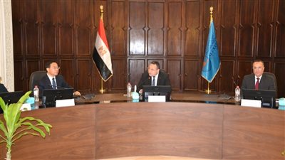 رئيس جامعة الإسكندرية يستقبل وفد الأكاديمية الوطنية الصينية للحزب الشيوعي الصيني