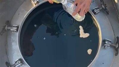 الجمارك الأدبية تضبط محاولة تهريب 451 طن مواد بترولية مدعمة لخارج البلاد