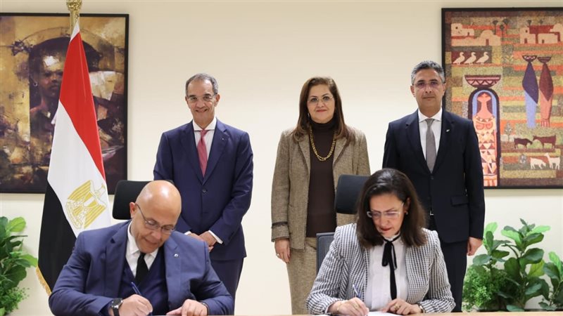 وزيرا التخطيط والاتصالات،فيتو