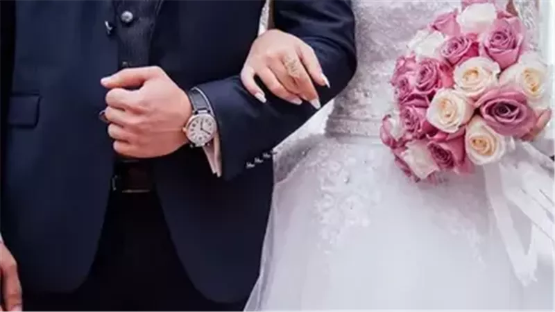 حكم الزواج في شهر