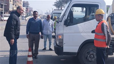 سكرتير بني سويف يراجع تمركز المعدات بمناطق وبؤر تجمعات مياه الأمطار