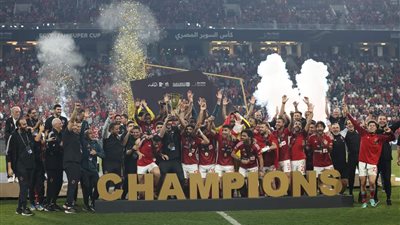 ضياء السيد: الأهلي أنهي اتفاقه مع مهاجم سوبر لتعزيز صفوفه في يناير