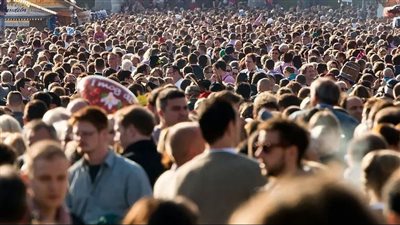 عدد سكان العالم يفوق 8 مليارات يوم رأس السنة الجديدة، وهذا ترتيب مصر عالميا