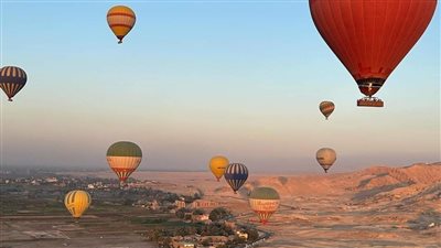 لأول مرة منذ نشأته، البالون الطائر في الأقصر يحقق أعلى معدلاته بـ 76 رحلة