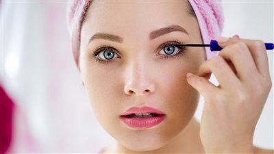 احتفالات ليلة رأس السنة 2024، تجهيز البشرة قبل وضع المكياج