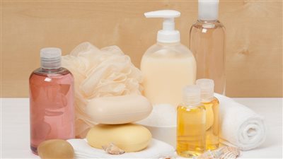 اصنعي بنفسك غسول طبيعي لبشرتك، وبأقل التكاليف