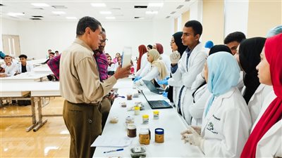 منتجات غذائية نهائية في حصاد مشروعات التصنيع الغذائي بجامعة طيبة التكنولوجية