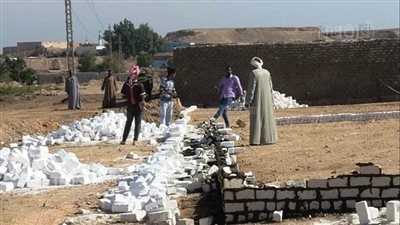 إزالة للتعديات ورفع للإشغالات وتنفيذ أعمال النظافة العامة بنصر النوبة وأسوان (صور)