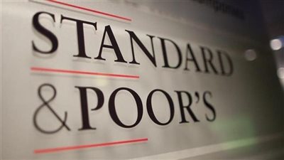 «ستاندرد آند بورز 500» يتخلى عن مكاسبه، وسيناريو خفض الفيدرالي للفائدة يدعم صعود المؤشر 