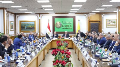 وزير التعليم العالي يوجه باستعداد الجامعات لامتحانات الفصل الدراسي الأول 