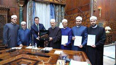 «الأزهر للفتوى الإلكترونية» في 2023.. أكثر من مليون وسبعمائة ألف فتوى.. حل أكثر من مائة ألف حالة نزاع أسري.. إنشاء قسم للدراسات العبرية.. المركز الأول في التميز الحكومي 