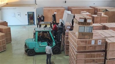 وصول أكبر منحة أجهزة ومعدات علمية من الصين إلى جامعة القناة