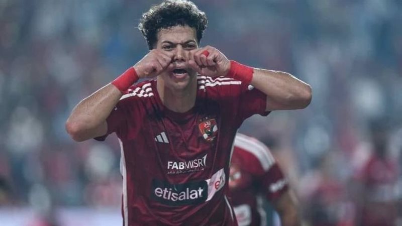 إمام عاشور لاعب الأهلي،
