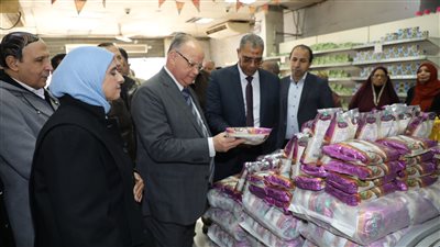 محافظ القاهرة يتابع أسعار السلع بالأسواق (صور) 