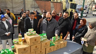 محافظ أسيوط يستقبل 6 شاحنات غذاء لتوزيعها على مستحقى تكافل وكرامة